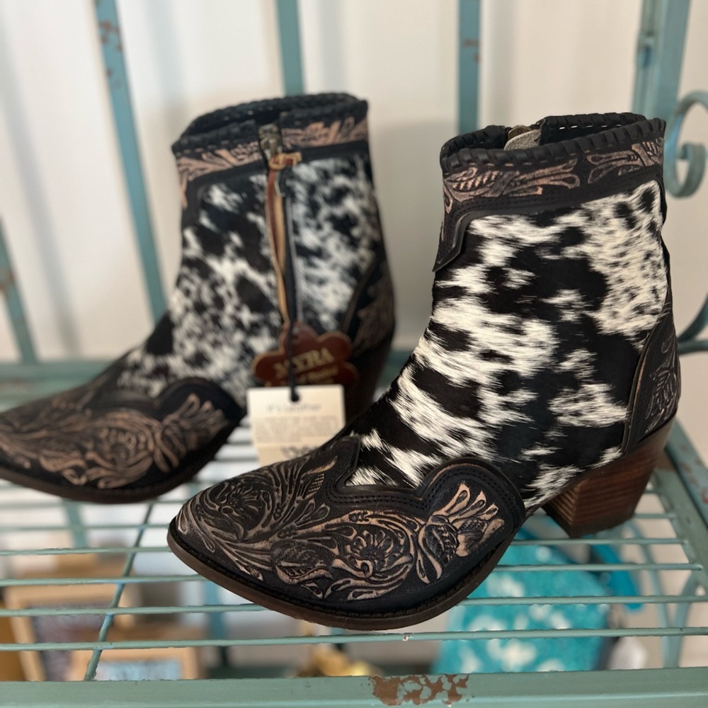 Hand Tooled Leather Cowhide Women Bootie Boot Boho Western Shoe Glennchester - Picture 15 of 15